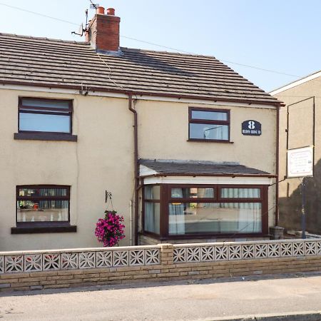 8 Heatons Bridge Road Villa Ормскърк Екстериор снимка
